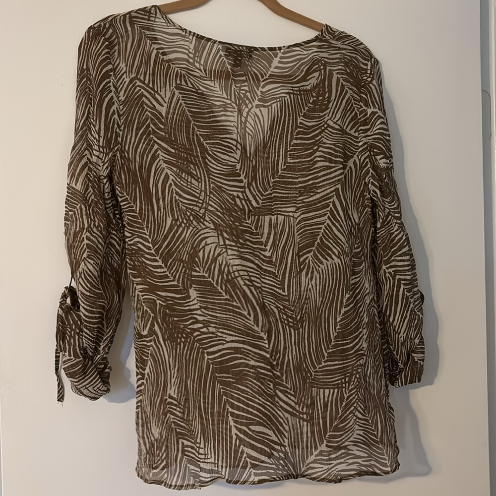 Talbots NWOT Gauzy Sheer Palm Leaf Top Tropical - Picture 2 of 3
